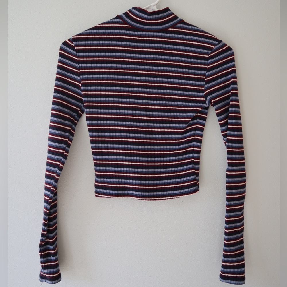 STRIPED MOCK NECK LONG SLEEVE CROP